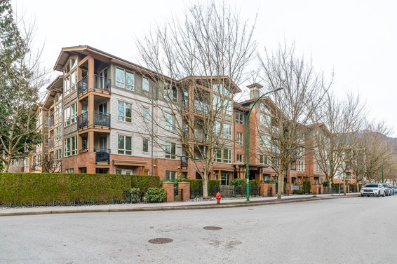 2601 Whiteley Court, North Vancouver