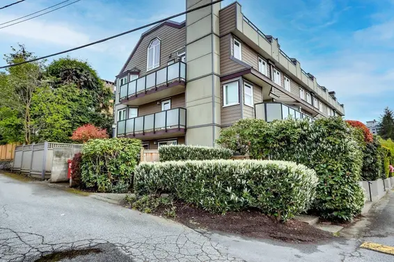 142-152 West 18th Street, North Vancouver