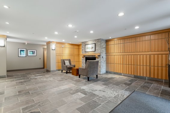 2601 Whiteley Court, North Vancouver