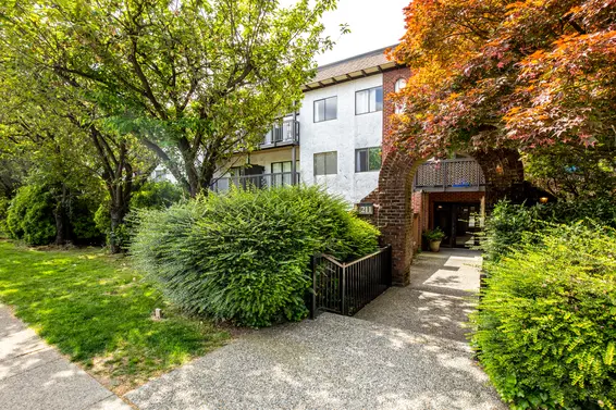 211 West 3rd Street, North Vancouver For Sale - image 1