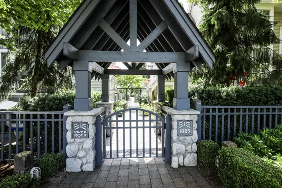 995, 1005, 1015, & 1027 Lynn Valley Road, North Vancouver For Sale - image 3