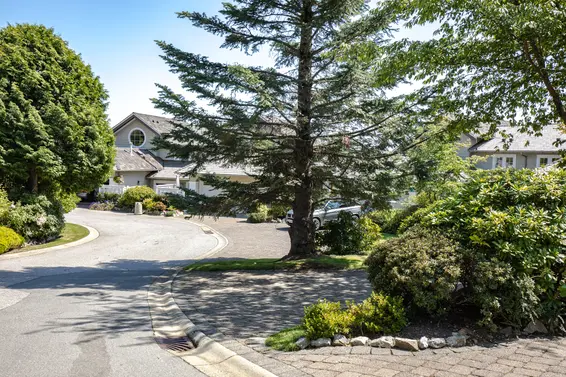 5110 & 5130 Alderfeild Place & 5402 West Vista Court, West Vancouver For Sale - image 7