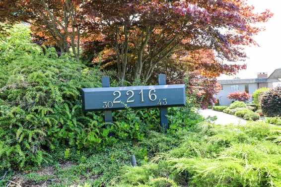 2206-2216 Folkestone Way, West Vancouver For Sale - image 11