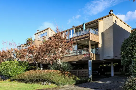 Custer Court - 220 East 4th Street | Townhomes For Sale + Alerts  