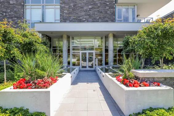 866 & 888 Arthur Erickson Place, West Vancouver For Sale - image 2