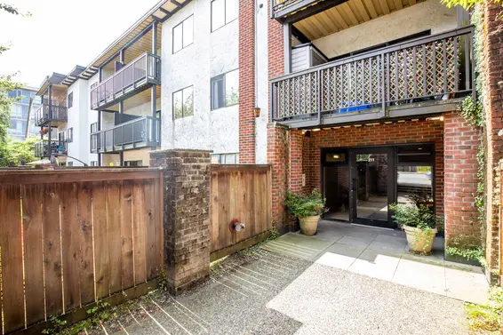 211 West 3rd Street, North Vancouver For Sale - image 2