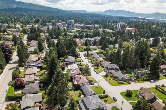924 Viney Road, North Vancouver For Sale - image 1