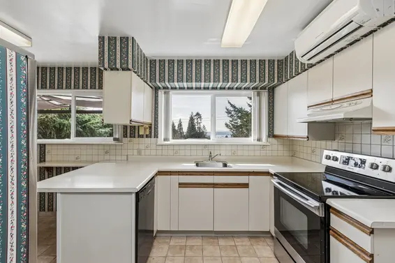 702 Winona Avenue, North Vancouver For Sale - image 12