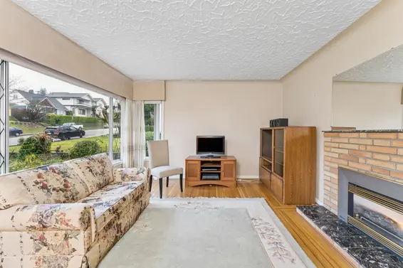 419 East 17th Street, North Vancouver For Sale - image 4