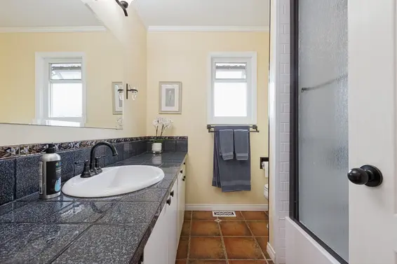 704 Maurelle Court, North Vancouver For Sale - image 30