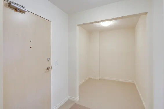 Foyer - 203-3151 Connaught Crescent, North Vancouver  