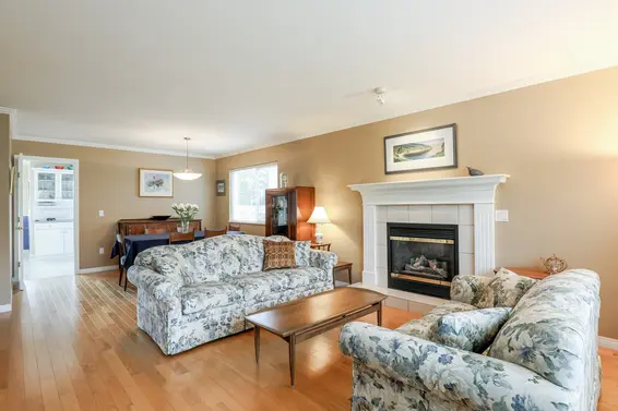 Living Room - 453 East 16th Street, North Vancouver  