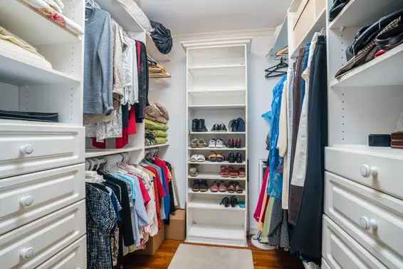 304-1500 Ostler Court, North Vancouver -  walk in closet  