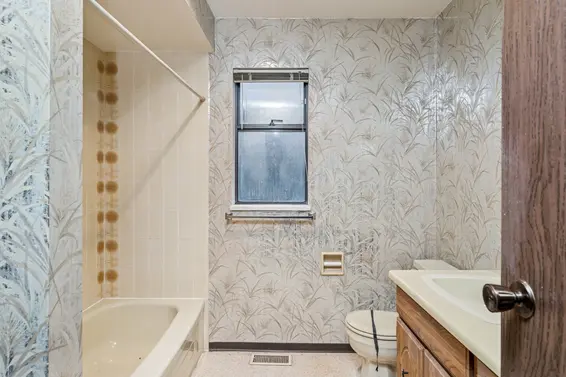 1494 Ross Road, North Vancouver For Sale - image 23