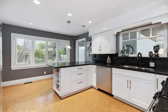 4081 Ruby Avenue, North Vancouver For Sale - image 12