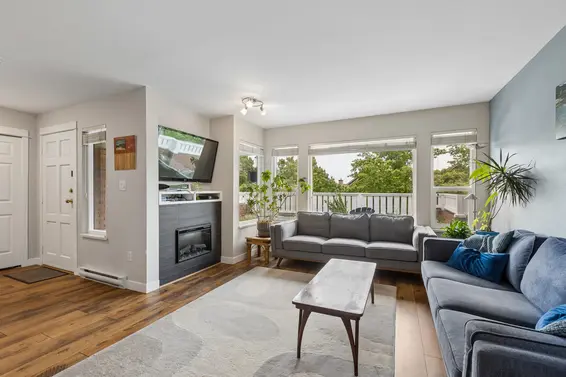 7 240 East Keith Road, North Vancouver For Sale - image 3