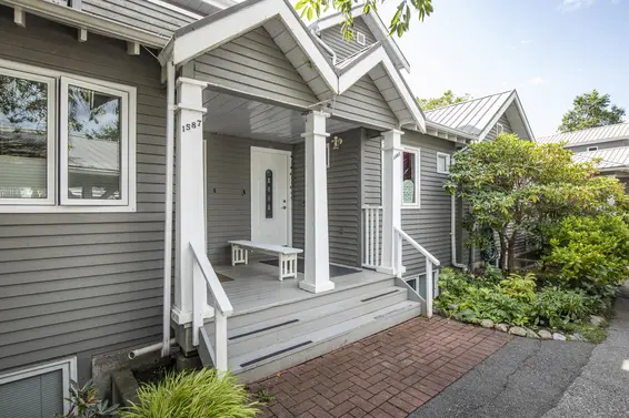 1585 Bowser Avenue, North Vancouver For Sale - image 31