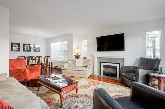 4 232 East 6th Street, North Vancouver For Sale - image 2