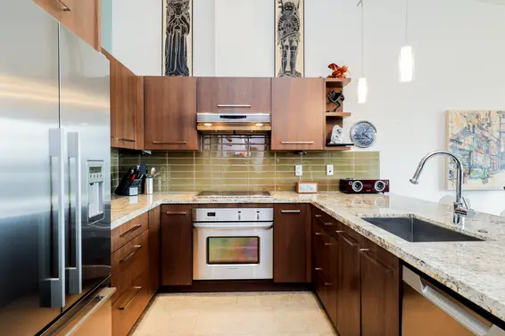 Kitchen | 402 - 650 Evergreen Place  