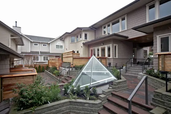 9-215 East 4th Street, North Vancouver
