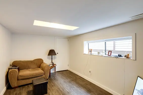 Suite Living Room - 312 East 27th Street, North Vancouver  