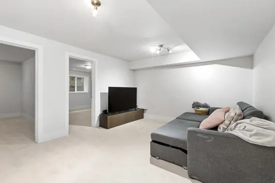 3476 Wellington Crescent, North Vancouver For Sale - image 40