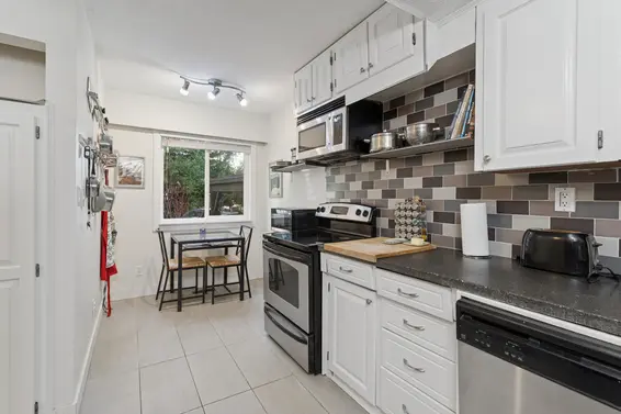 2060 Deep Cove Crescent, North Vancouver For Sale - image 9