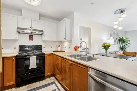 404 183 West 23rd Street, North Vancouver For Sale - image 11