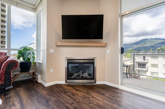 302 120 West 16th Street, North Vancouver For Sale - image 3