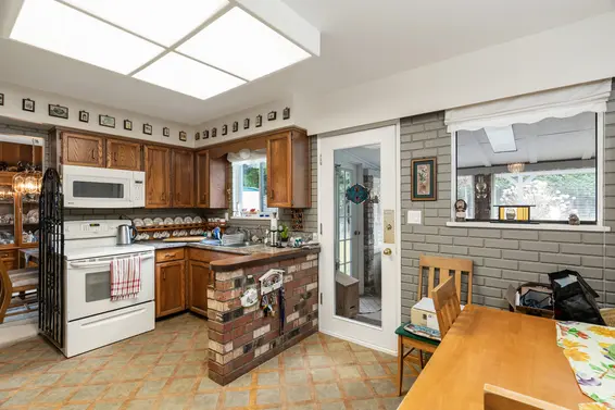 1265 Emerson Way, North Vancouver For Sale - image 7