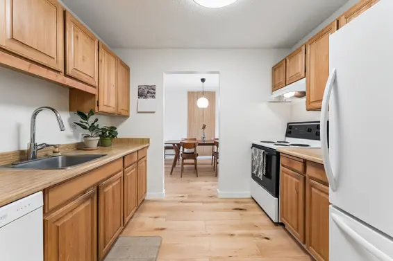 211 1385 Draycott Road, North Vancouver For Sale - image 11