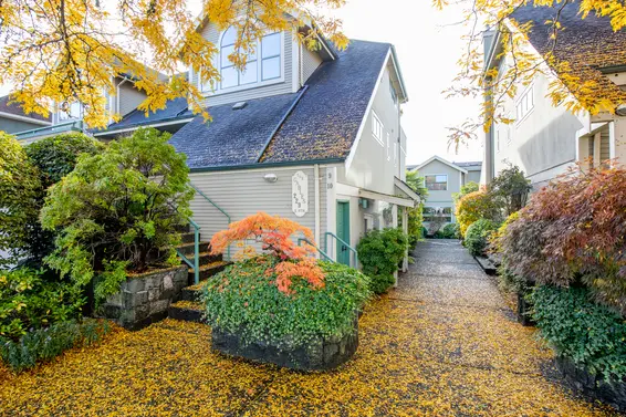 The gables - 3 229 East 8th Street, North Vancouver  