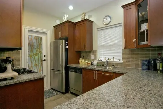 9-3150 Sunnyhurst Road, North Vancouver