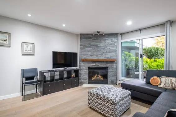 2105 33 Chesterfield Place, North Vancouver For Sale - image 2