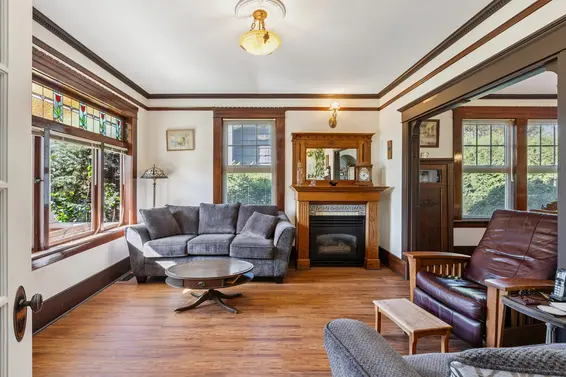 234 West Windsor Road, North Vancouver For Sale - image 7