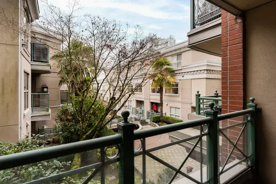 218 332 Lonsdale Avenue, North Vancouver For Sale - image 1