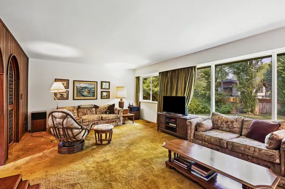 2830 Crestlynn Place, North Vancouver For Sale - image 3