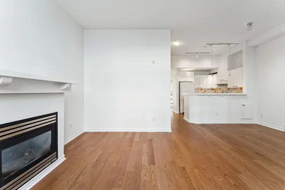1 995 Lynn Valley Road, North Vancouver For Sale - image 4