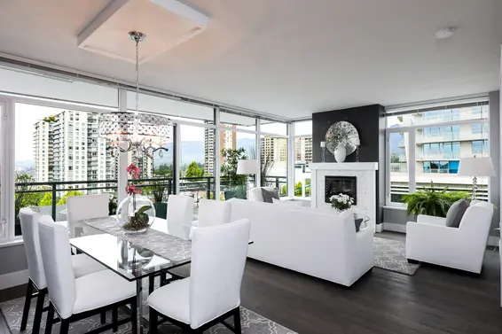 Dining/Living Room  