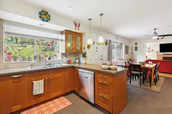 5825 Nancy Greene Way, North Vancouver For Sale - image 10