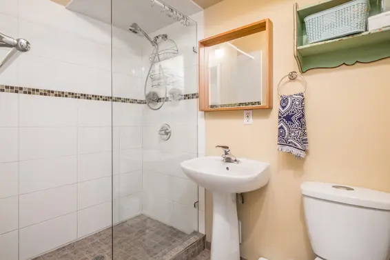 1526 McNair Drive, North Vancouver For Sale - image 22