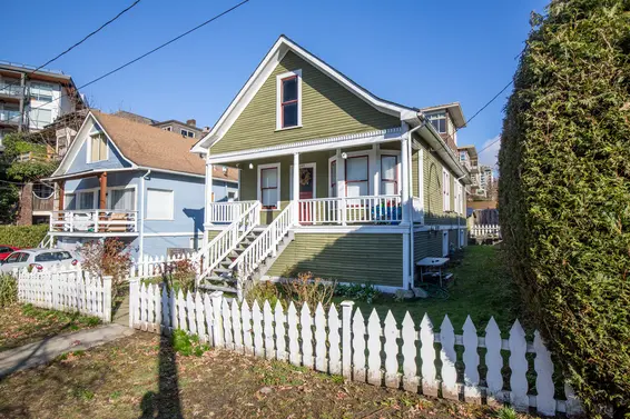 166 East 10th Street, North Vancouver For Sale - image 2