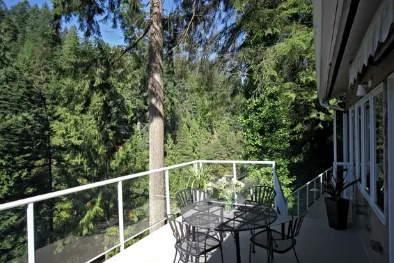 Deck  