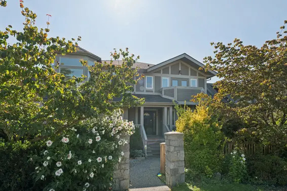 2 221 West 6th Street, North Vancouver For Sale - image 2