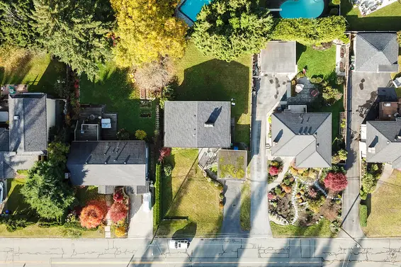 overview  - 640 E Osborne Road, North Vancouver  