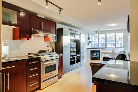 409-122 East 3rd Street, North Vancouver For Sale - image 3