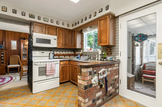 1265 Emerson Way, North Vancouver For Sale - image 8