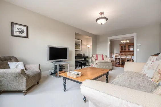 424 East Keith Road, North Vancouver For Sale - image 10