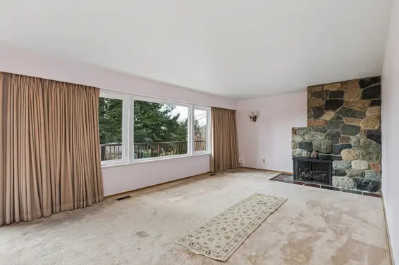702 Winona Avenue, North Vancouver For Sale - image 3