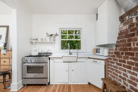 338 East 14th Street, North Vancouver For Sale - image 3
